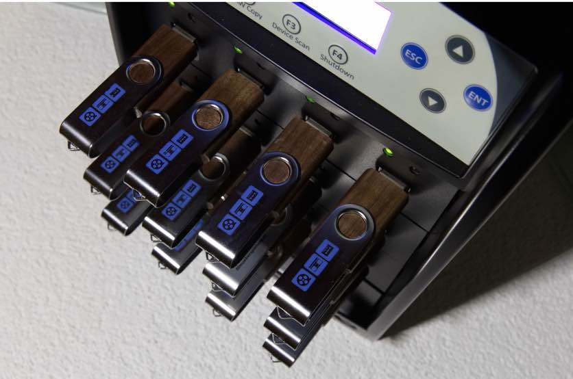 USB-Stick Vervielfältigung – Wir erstellen identische Kopien Ihrer Daten auf USB-Sticks für Ihre Bedürfnisse.